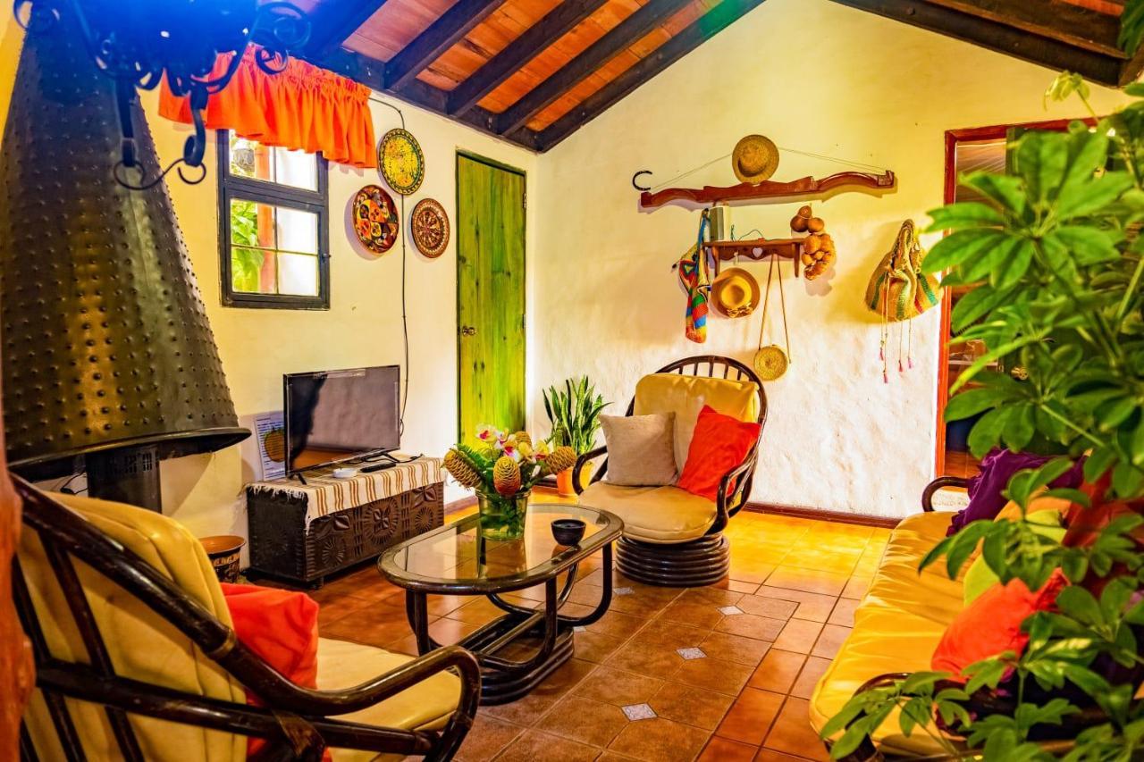 Los Naranjos Town Houses エクステリア 写真