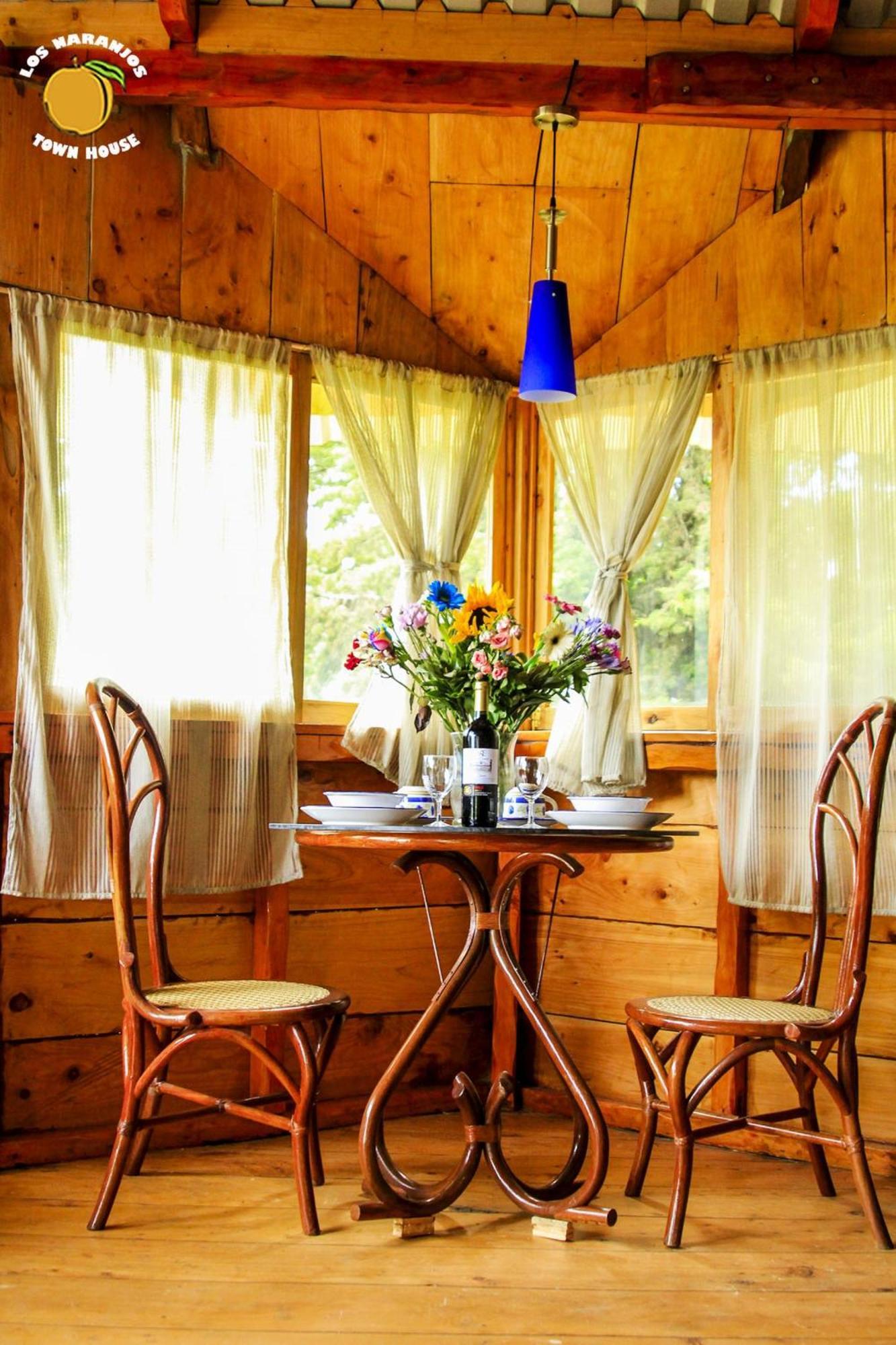 Los Naranjos Town Houses 部屋 写真